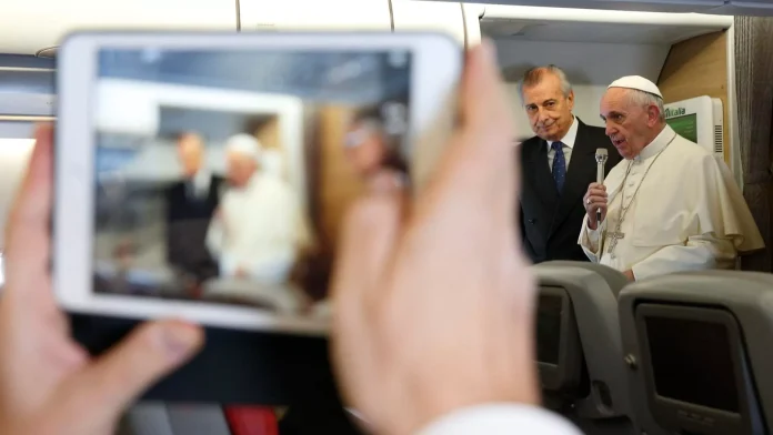Vaticano publica texto sobre IA y advierte que está en manos de pocas y poderosas empresas