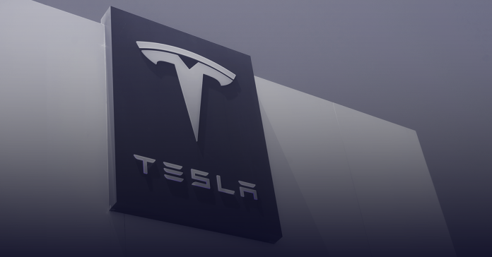 EEUU imputa a tres personas por los ataques contra Tesla y pide hasta 20 años de prisión