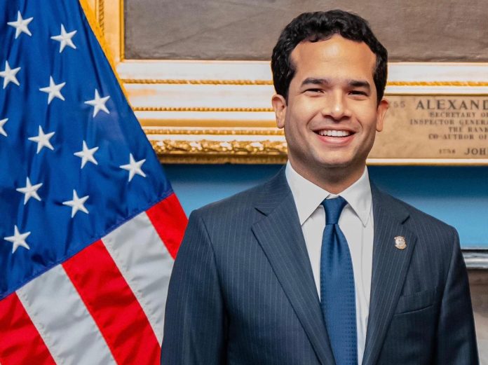 Omar Fernández pide vistas públicas por instalación de Dirección de Pasaportes en Naco