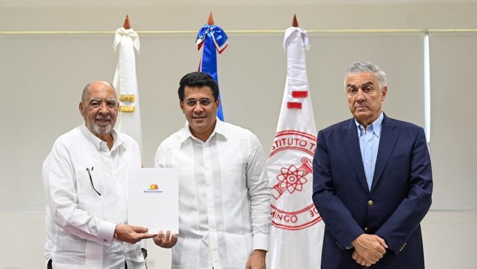 Entregan un millón de dólares a universidades para investigación del sargazo.