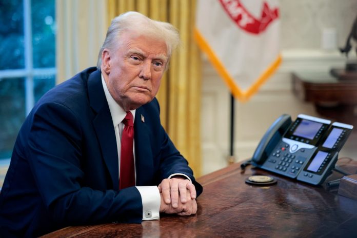 Jueza federal bloquea de forma indefinida la orden de Trump que niega la ciudadanía por nacimiento