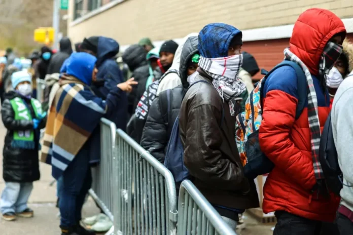 Alcalde de Nueva York anuncia cierre de centro de gestión creado durante crisis migratoria