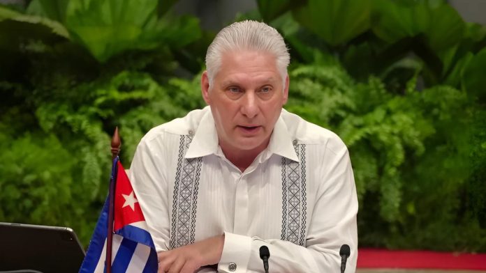 «No se actuó de manera imprudente ni se violó el derecho internacional, como sí vienen haciendo fuerzas militares estadounidenses, con sus fríamente calculadas y abiertamente publicitadas ejecuciones extrajudiciales sobre embarcaciones civiles en el Caribe y el Pacífico», agregó Díaz-Canel.