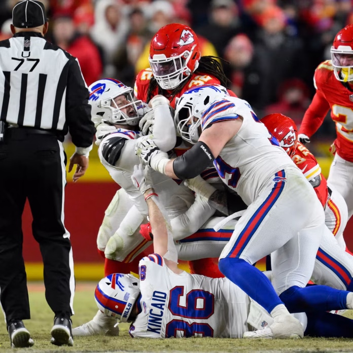 Sindicato de árbitros de NFL considera “insultantes“ acusaciones de favoritismo hacia Chiefs