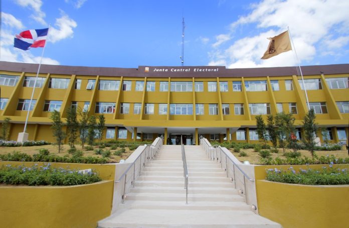 JCE capacita al PLD en administración electoral para afinar la maquinaria política