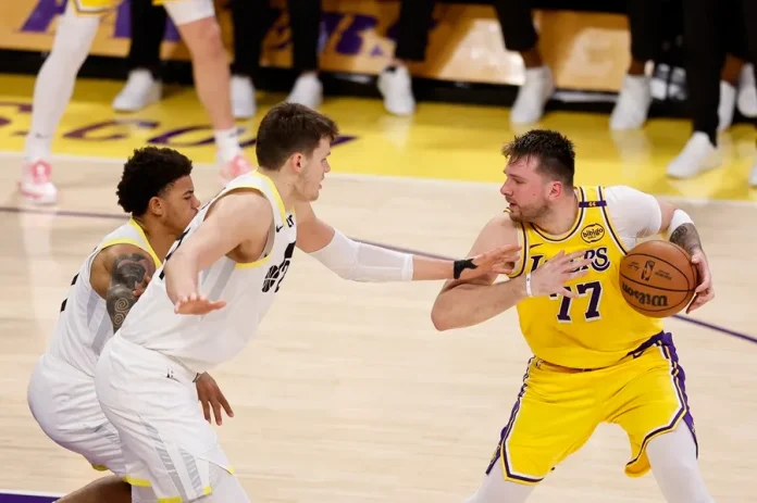 Luka Doncic durante el partido contra los Utah Jazz