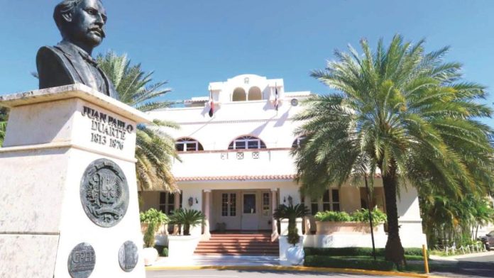 Cancillería dominicana reafirma defensa de la libre navegación ante tensiones internacionales