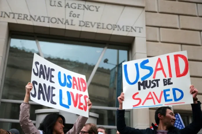 Cese brutal de la ayuda humanitaria de EEUU pone en peligro a millones de mujeres y niñas