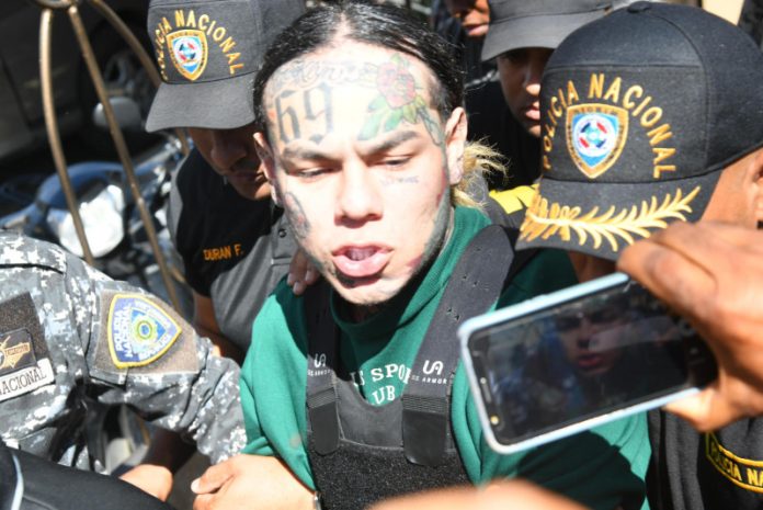 Fiscalía del Distrito Nacional acusa formalmente a Tekashi 6ix9ine por difamación e injuria