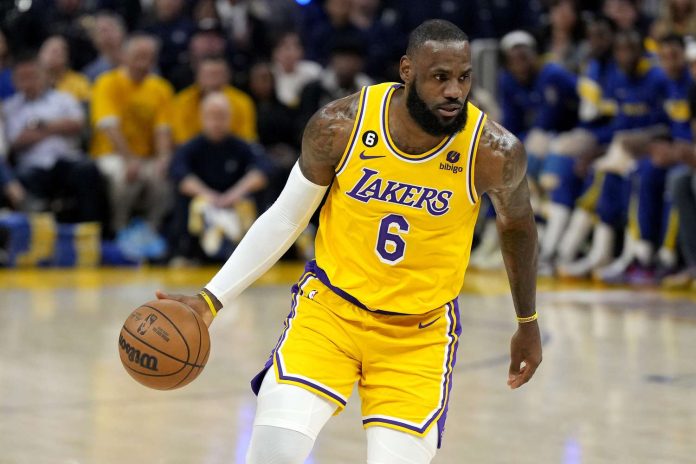 LeBron James se perderá el arranque de la NBA por ciática