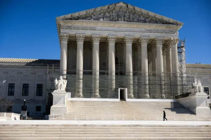 Trump lleva la ciudadanía estadounidense por nacimiento ante la Corte Suprema