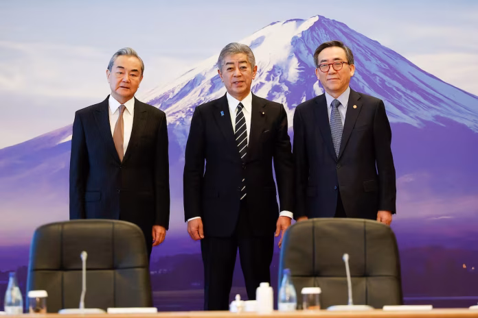 Japón y China celebran su primer diálogo económico de alto nivel en seis años