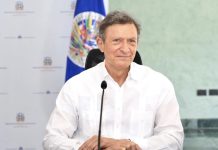 Canciller Roberto Álvarez defiende acuerdo con EEUU: “RD también recibe beneficios” Así lo informó el canciller dominicano, Roberto Álvarez, quien explicó que esta iniciativa surge tras varios años de gestiones diplomáticas iniciadas luego del asesinato del entonces presidente haitiano Jovenel Moïse en 2021.
