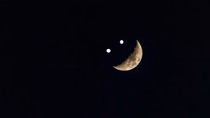 Una rara “cara sonriente” en el espacio será visible este viernes en alineación planetaria