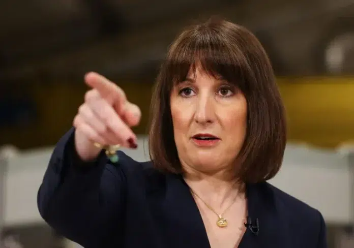 Ministra británica de Economía dice que cortar lazos con China sería una «gran insensatez»