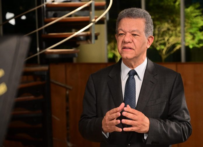 Leonel Fernández participará en lanzamiento del libro “Nunca fue bueno tanto olvido”