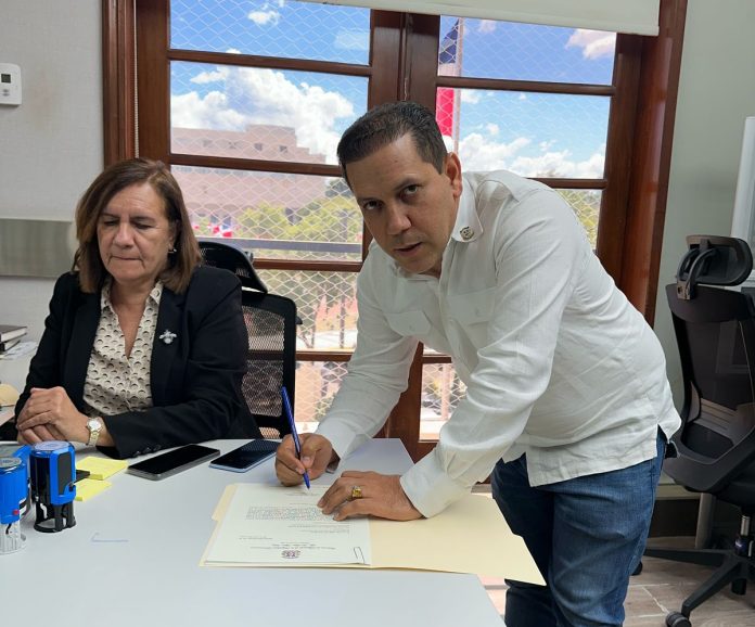 Diputado José Luis Abreu solicita instalación de un centro de INFOTEP en La Vega
