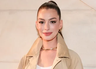 Anne Hathaway habla sobre rumores de cirugía estética y no descarta un lifting en el futuro Anne Hathaway habla sobre rumores de cirugía estética y no descarta un lifting en el futuro