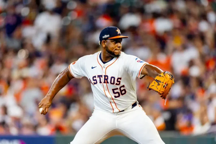 Los Astros ganaron dos de tres juegos a los Rojos para superar la marca de .500 (20-19), incluyendo victorias por blanqueada el viernes y el domingo.