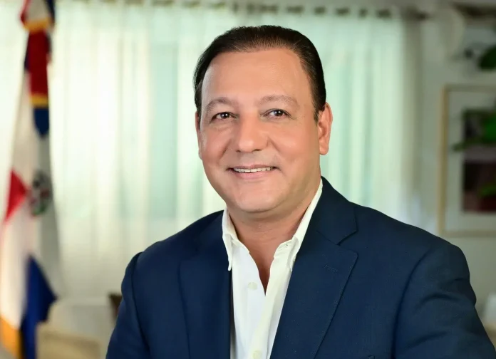“El pueblo dominicano no merece ser burlado con paños tibios. Lo de SENASA es un crimen contra la salud del pueblo y quienes resulten responsables deben ser sometidos con todo el peso de la ley”, subrayó.