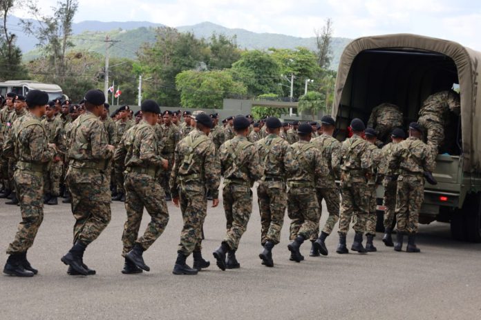 Este despliegue tiene como objetivo fortalecer los esfuerzos de vigilancia, patrullaje y control en la frontera, garantizando así la protección del territorio nacional.