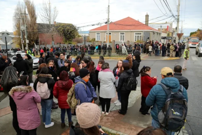 Fuerte sismo en el mar provoca temor en el extremo sur de Chile y Argentina