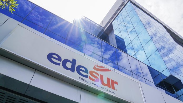 Los gastos de personal pasaron de USD 59.8 millones en el 2024 a USD 48.7 millones, en el 2025, USD 11.1 millones menos, mientras que los gastos financieros se redujeron de US 8.5 millones a USD 6.3 millones.