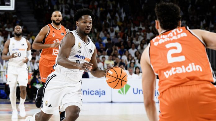 Los dos primeros clasificados de la temporada regular comenzaron su cita inicial en la eliminatoria por el título deseosos de marcar territorio, el cuadro valenciano con más premura.