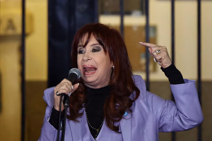 “Estar presa es un certificado de dignidad”, afirmó el lunes ante partidarios.