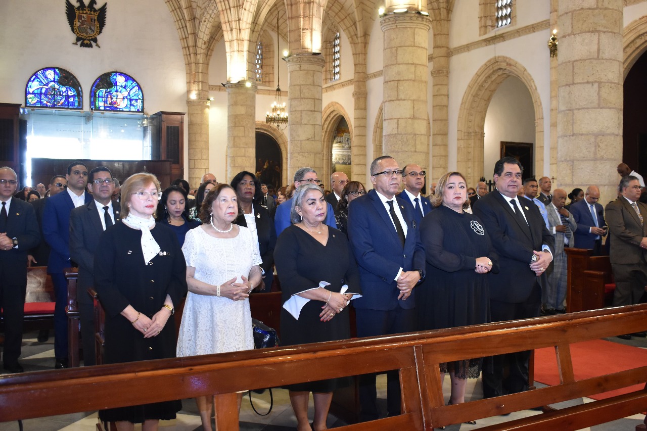 Directivos y miembros del gremio en la misa.
