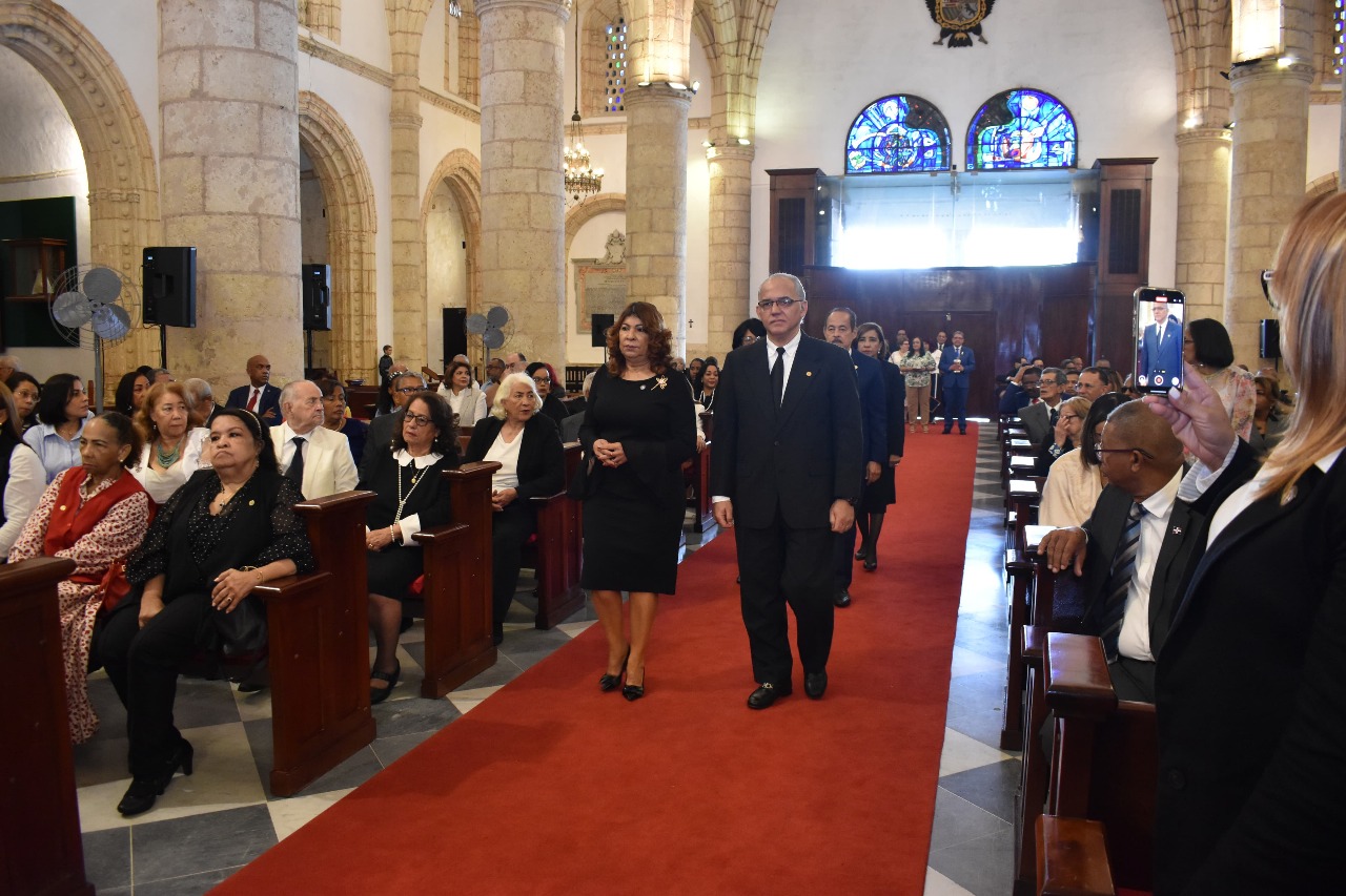 Un aspecto del oficio religioso efectuado en la catedral.