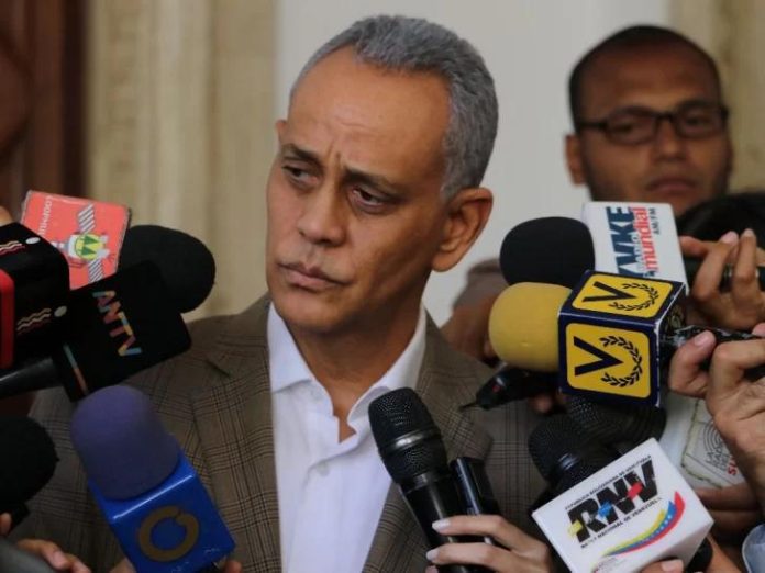 Como parte de las propuestas concretas, Pichardo sugirió la creación de un observatorio geopolítico nacional que permita analizar y dar seguimiento al impacto de los conflictos globales sobre la República Dominicana.