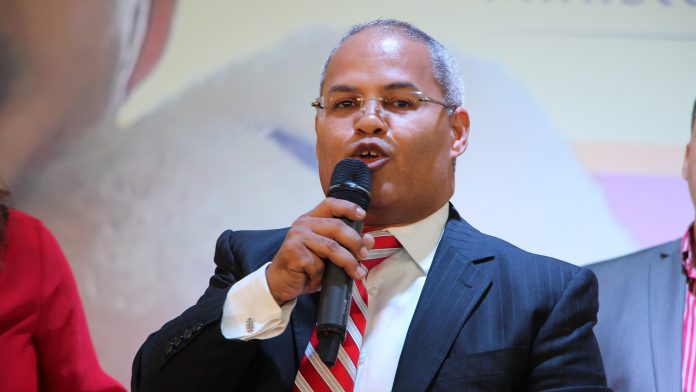 En el caso de Puerto Rico, Lantigua, en una intervención en el programa el Sol de la Mañana, presentó los casos de quisqueyanos apresados en Puerto Rico y otras localidades para fines de deportación.