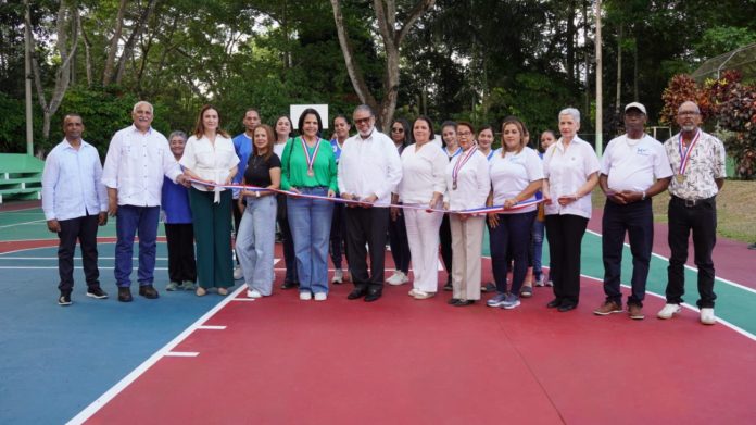 básquetbol y voleibol;