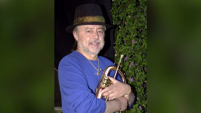 Pero esa canción simplemente llegó a otro nivel”. Siguió ese éxito con “Give It All You Got”, compuesta especialmente para los Juegos Olímpicos de Invierno 1980 en Lake Placid, estado de Nueva York y la interpretó en la ceremonia de clausura.