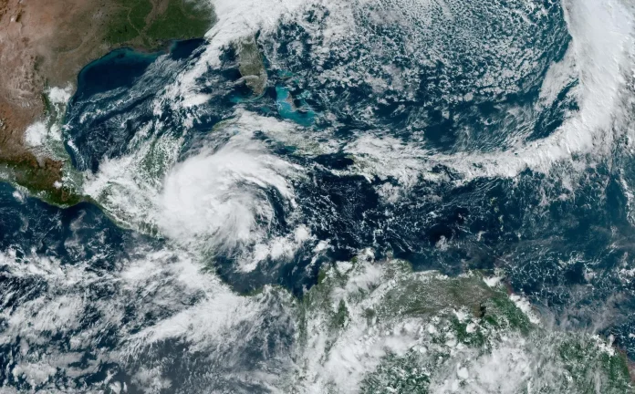 Esta alta actividad se debe principalmente al incremento de las temperaturas en la superficie del océano, que favorece la formación de sistemas meteorológicos intensos.