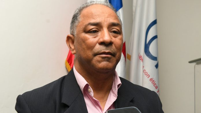 En reelección, Henríquez apuesta por la unidad y desarrollo del gremio