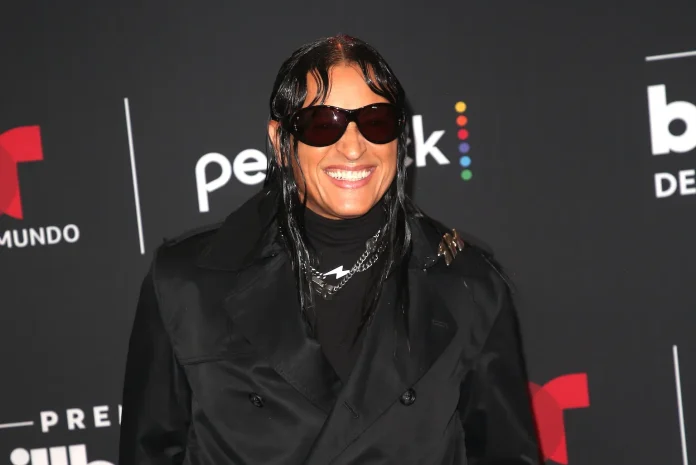 El artista, ganador de un Grammy, un Latin Grammy y múltiples premios Billboard, visitará de sorpresa «emblemáticas bodegas» en ciudades como Nueva York, Nueva Jersey, Filadelfia, Connecticut, Chicago y Los Ángeles.