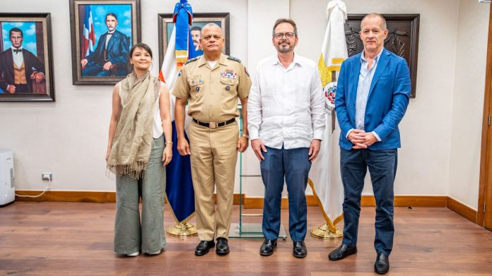El ministro Fernández Onofre destacó la importancia del diálogo y reiteró la postura firme del Ministerio de Defensa en materia de vigilancia y preparación.