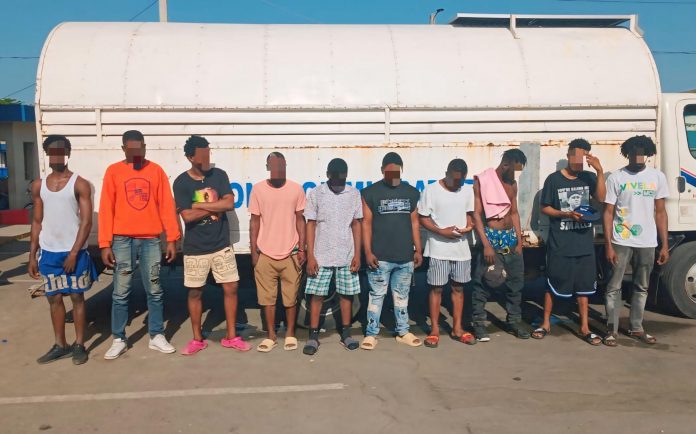 Migración detiene a 959 haitianos en condición irregular y deporta a 504 hacia Haití
