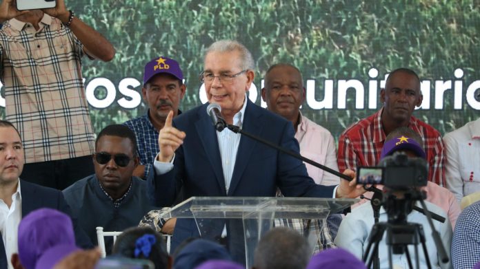 Danilo Medina denuncia el abandono de hospitales y de la salud de la gente