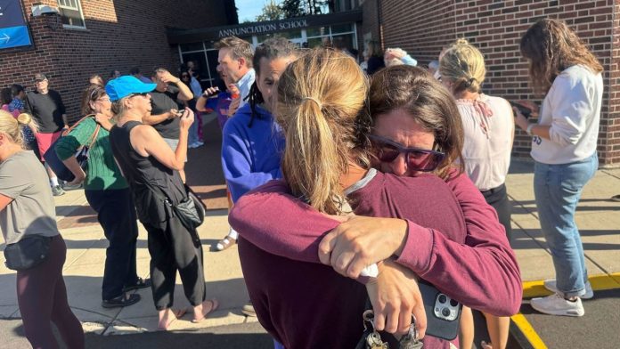 Tiroteo en escuela católica de Minneapolis deja múltiples víctimas