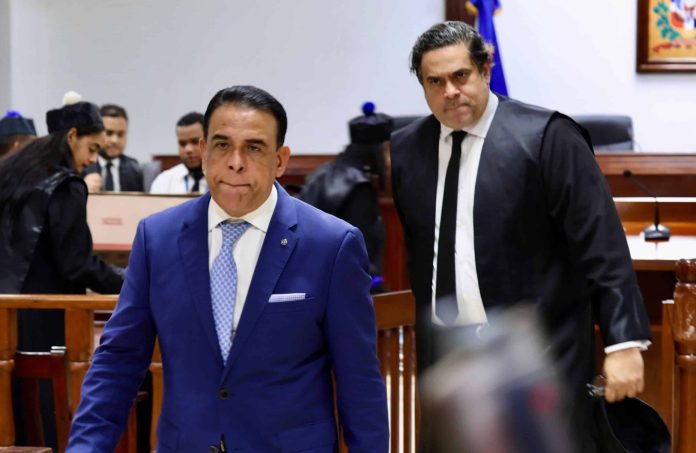 El tribunal declaró a Juan Alexis Medina Sánchez culpable de soborno en el comercio y la inversión, lavado de activos, uso de documentos falsos y asociación de malhechores, imponiéndole 7 años de prisión.