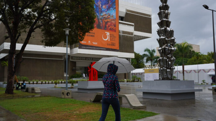 Feria del Libro suspende actividades de hoy por las condiciones meteorológicas