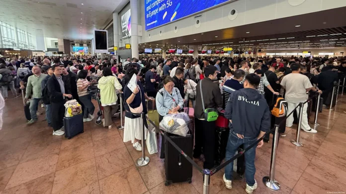Ciberataque provoca retrasos y cancelaciones en aeropuertos europeos