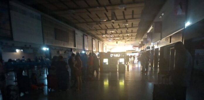 Departamento Aeroportuario dispone investigación sobre falla eléctrica en el AILA