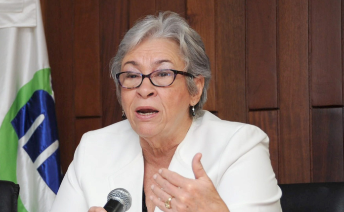 Exministra de Salud afirma declive de SeNaSa empezó con cancelaciones y clientelismo