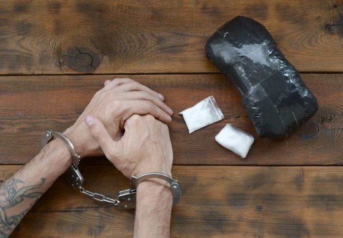 El expediente detalla que el cargamento fue incautado en junio de 2017 durante un operativo conjunto de la Dirección Nacional de Control de Drogas (DNCD) y fiscales actuantes, quienes ejecutaron la orden de allanamiento y arresto No. 00070-2017.