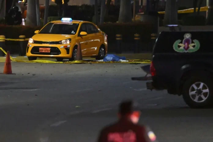 Un muerto tras explosión en zona comercial de puerto de Guayaquil, Ecuador