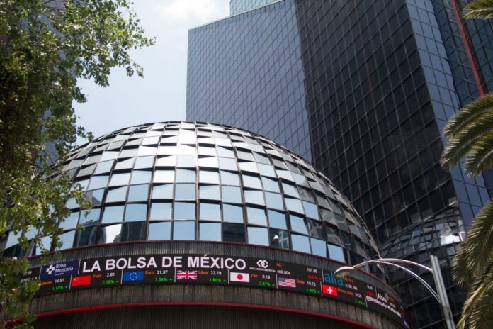 El recorte se da en línea con las expectativas de analistas privados, mientras que el consenso espera que sea el último ajuste a la tasa de interés en el año, dejando la tasa de referencia en este nivel en lo que resta del año. 